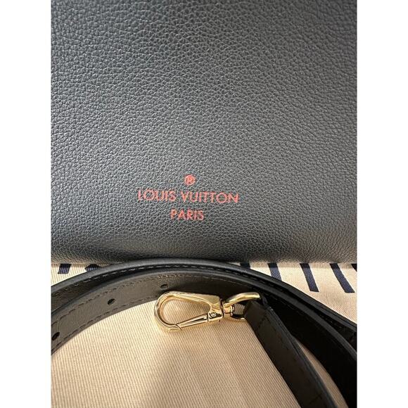 Louis Vuitton On My Side MM Noir Bag - Picture 4 of 16